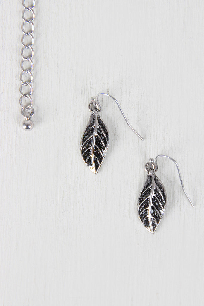 Strength Arrowhead Pendant Necklace Set